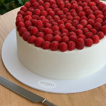 Load image into Gallery viewer, Fresh Berry Cake (12-56 pax)
