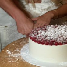 Load image into Gallery viewer, Fresh Berry Cake (12-56 pax)
