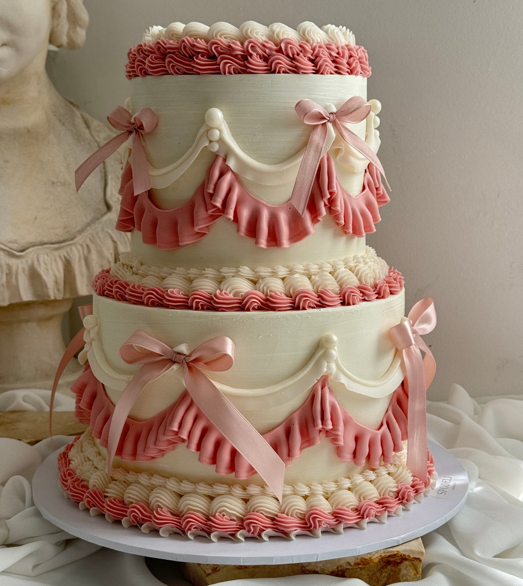 2T ROUND Vintage Cake 6