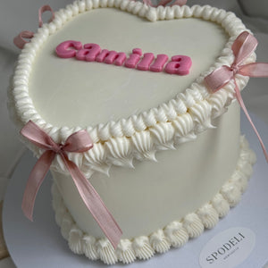 HEART Vintage Cakes