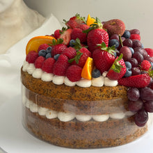 Load image into Gallery viewer, Fresh Berry Cake (12-56 pax)
